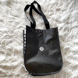 LULULEMON BLACK AND WHITE BAG